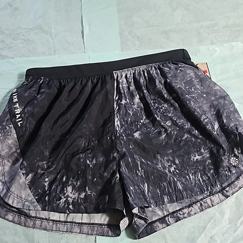 Nike Women’s Black Marble-Print Athletic Running Shorts